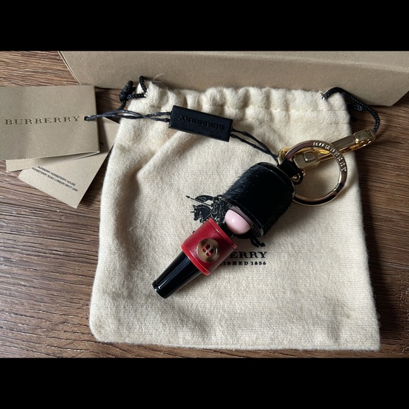 AUTHENTIC BURBERRY-NWT Queen’s Guard Keychain - Picture 4 of 14